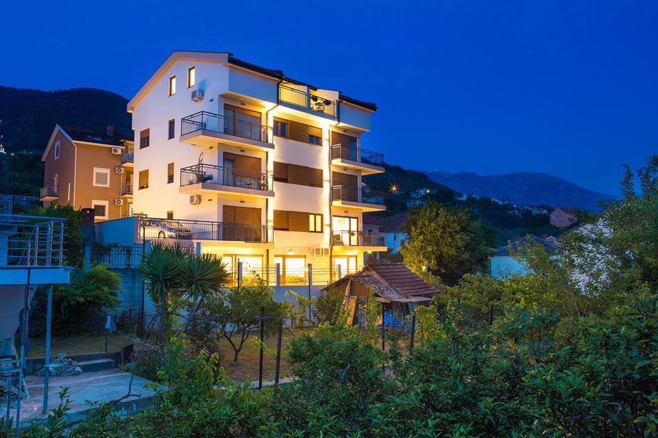 Porto Apartments ティヴァト エクステリア 写真